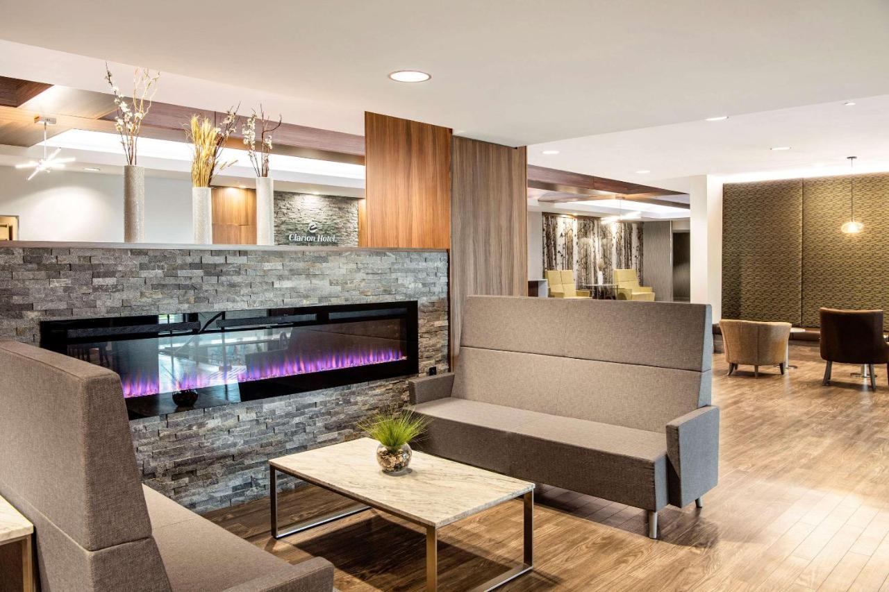 Clarion Hotel & Suites Winnipeg Bagian luar foto