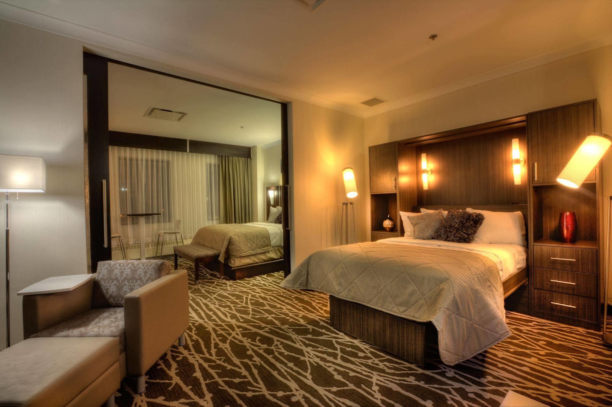 Clarion Hotel & Suites Winnipeg Bagian luar foto
