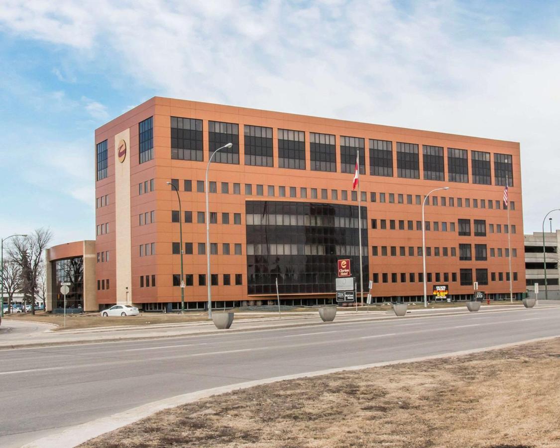 Clarion Hotel & Suites Winnipeg Bagian luar foto